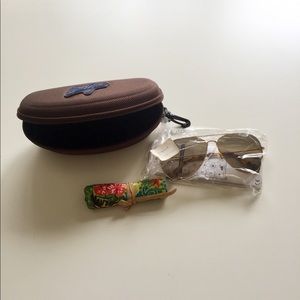 UNWORN Maui Jim aviator style sunglasses